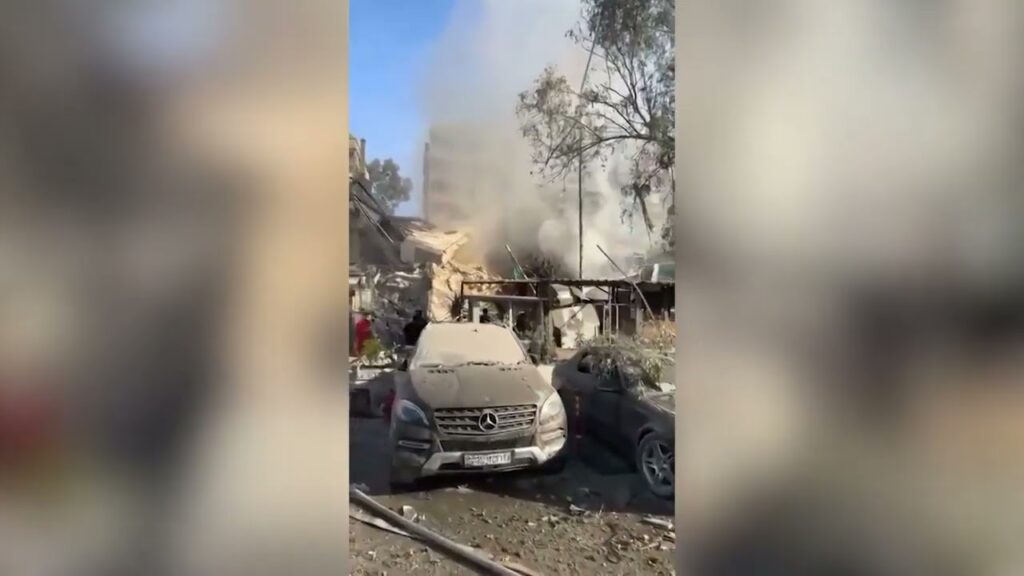 Al menos cinco muertos en un bombardeo israeli contra el Consulado irani en Damasco