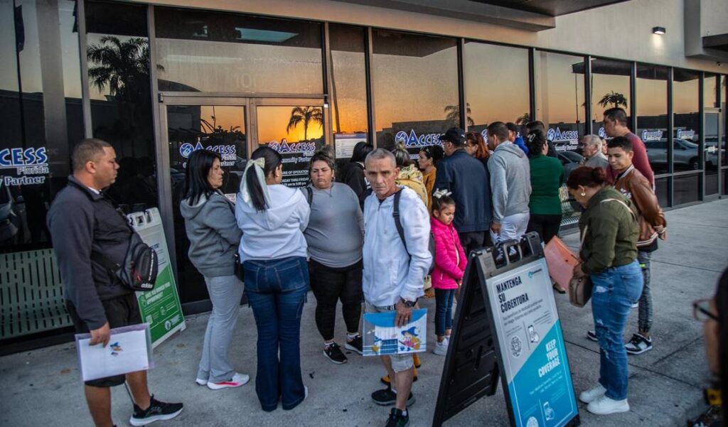 MIA 007HialInmigration00NEW