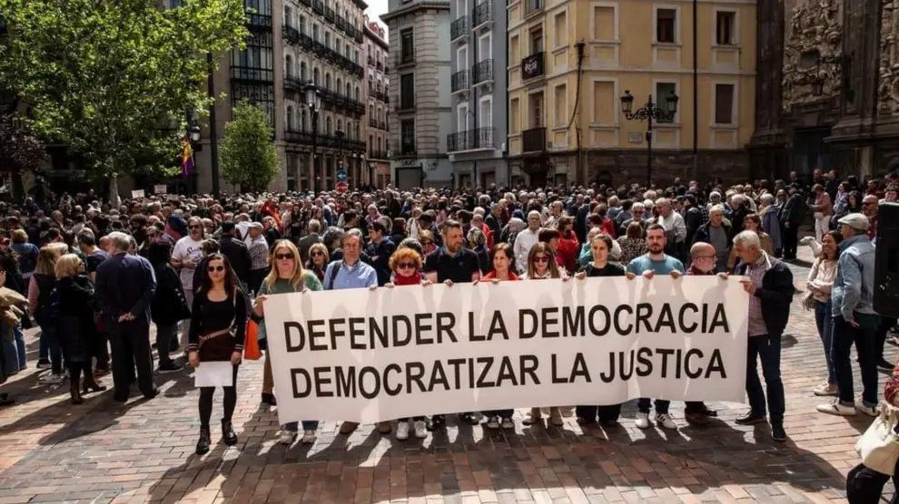 zaragoza unas 500 personas piden parar la maquina.jpeg
