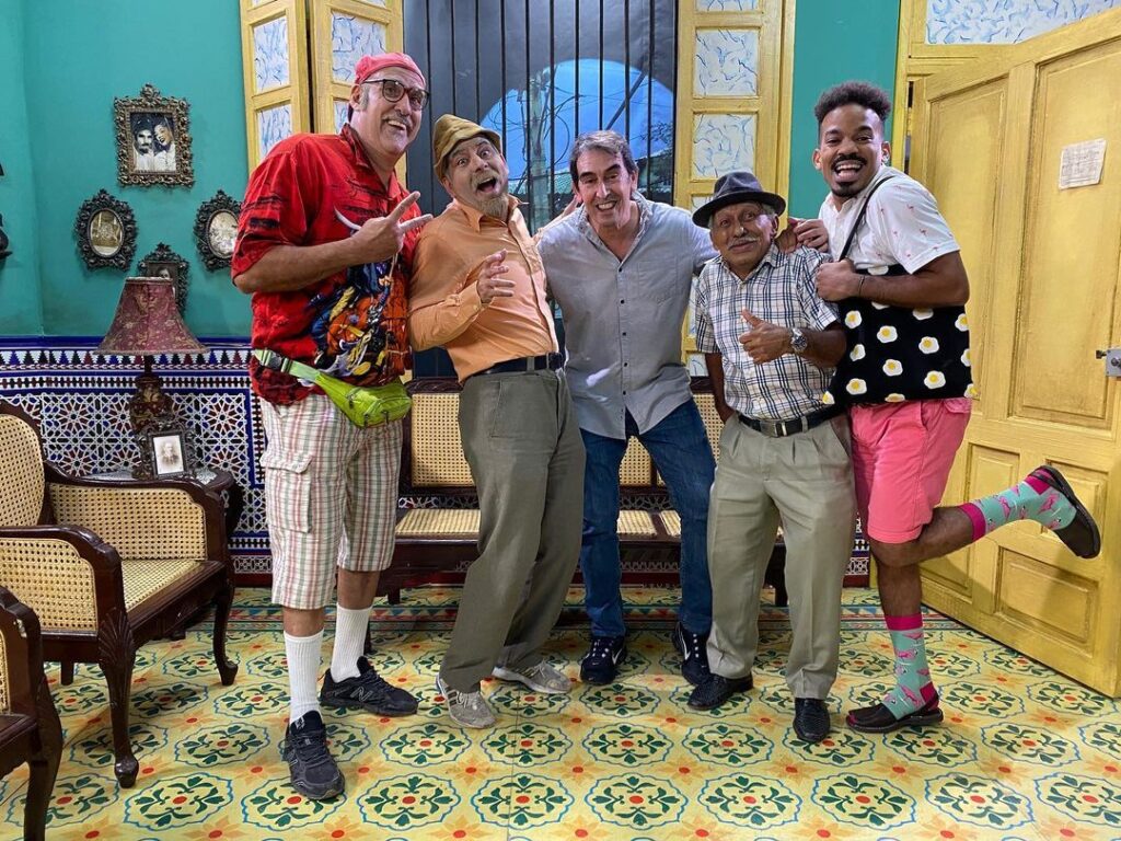 Personajes de Vivir del Cuento Luis Silva en Instagram