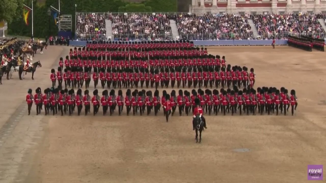 Rey Carlos y Catalina de Inglaterra reaparecen en publico durante el Desfile del Estandarte