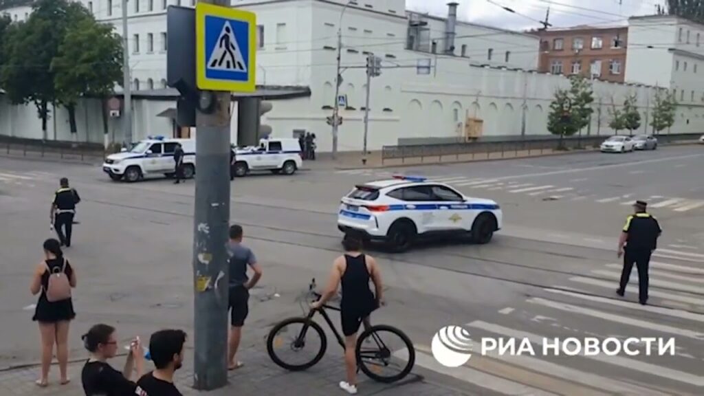 Termina el Motin en la Prision de Rostov con la Muerte de los Cabecillas y la Liberacion de Rehenes