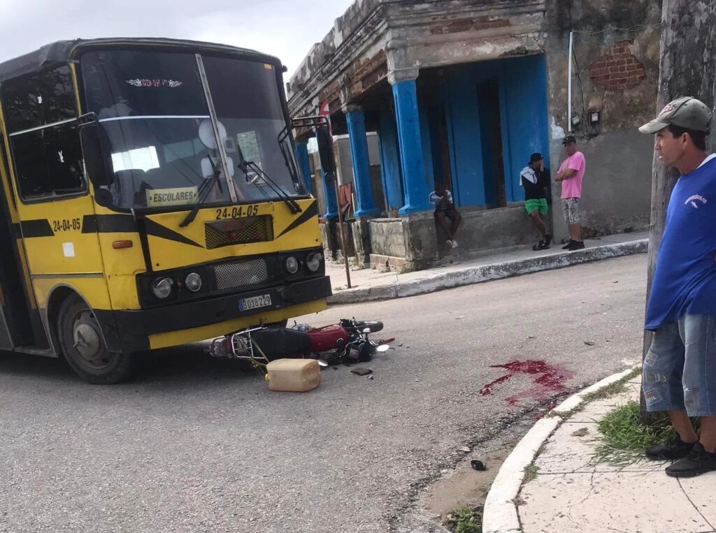 Accidente de moto en calle urbana