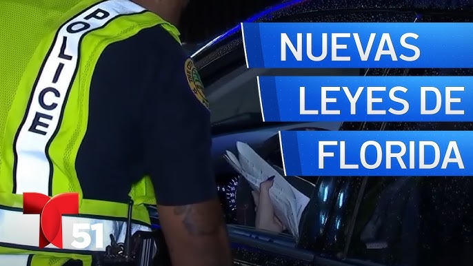 Policía revisando documentos, texto 'Nuevas Leyes de Florida'