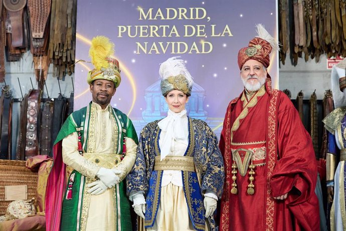 Tres actores vestidos de Reyes Magos en Madrid