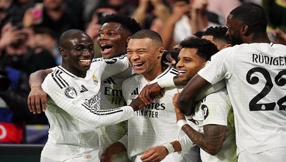 Jugadores del Real Madrid celebrando un gol