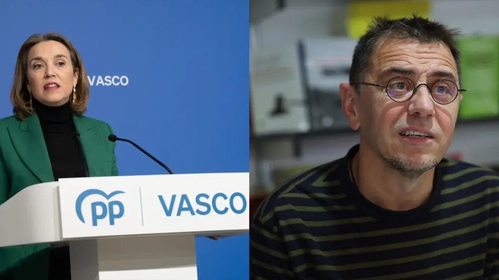 Mujer hablando en podio y hombre con gafas