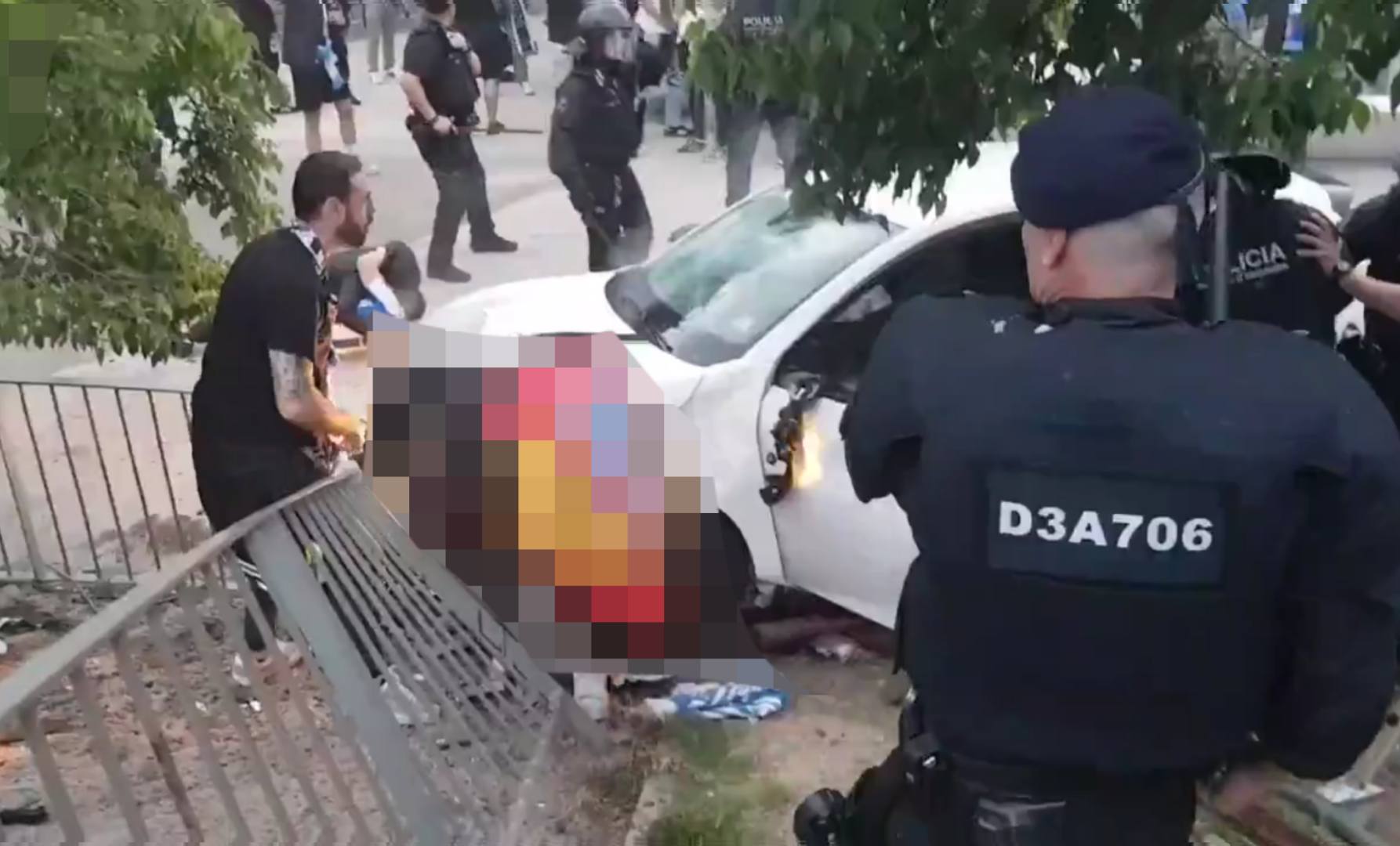 Policía interviene en accidente con vehículo blanco