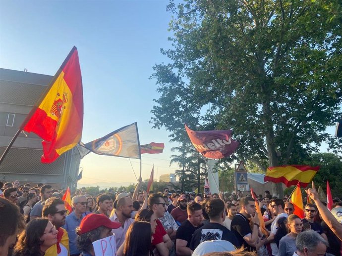Manifestación con banderas en España.