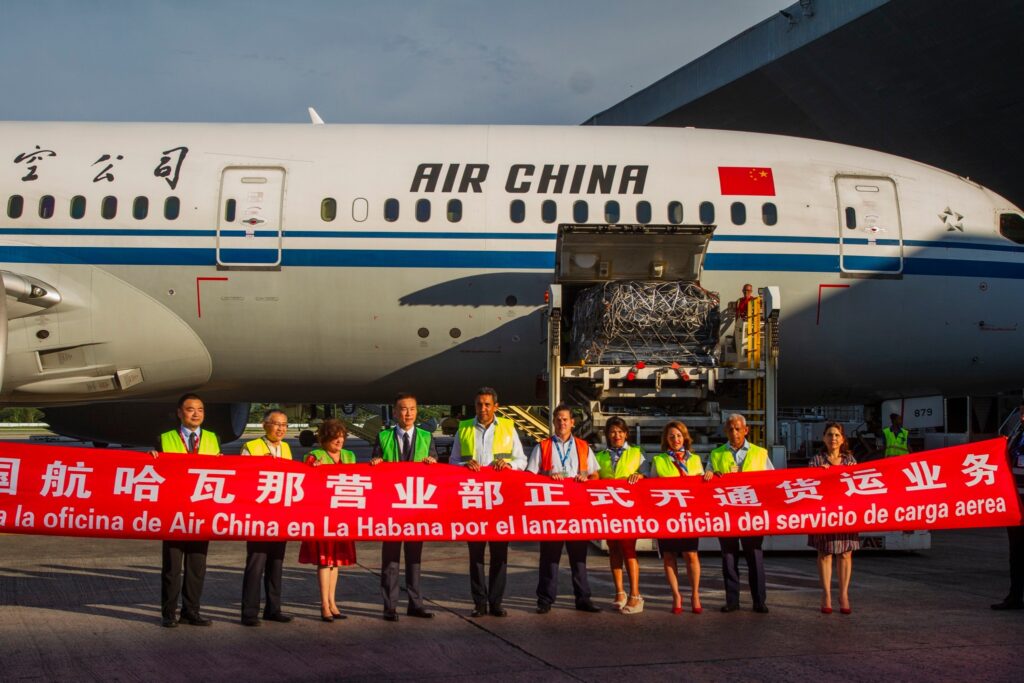 Personal Air China anuncia servicio carga en La Habana.