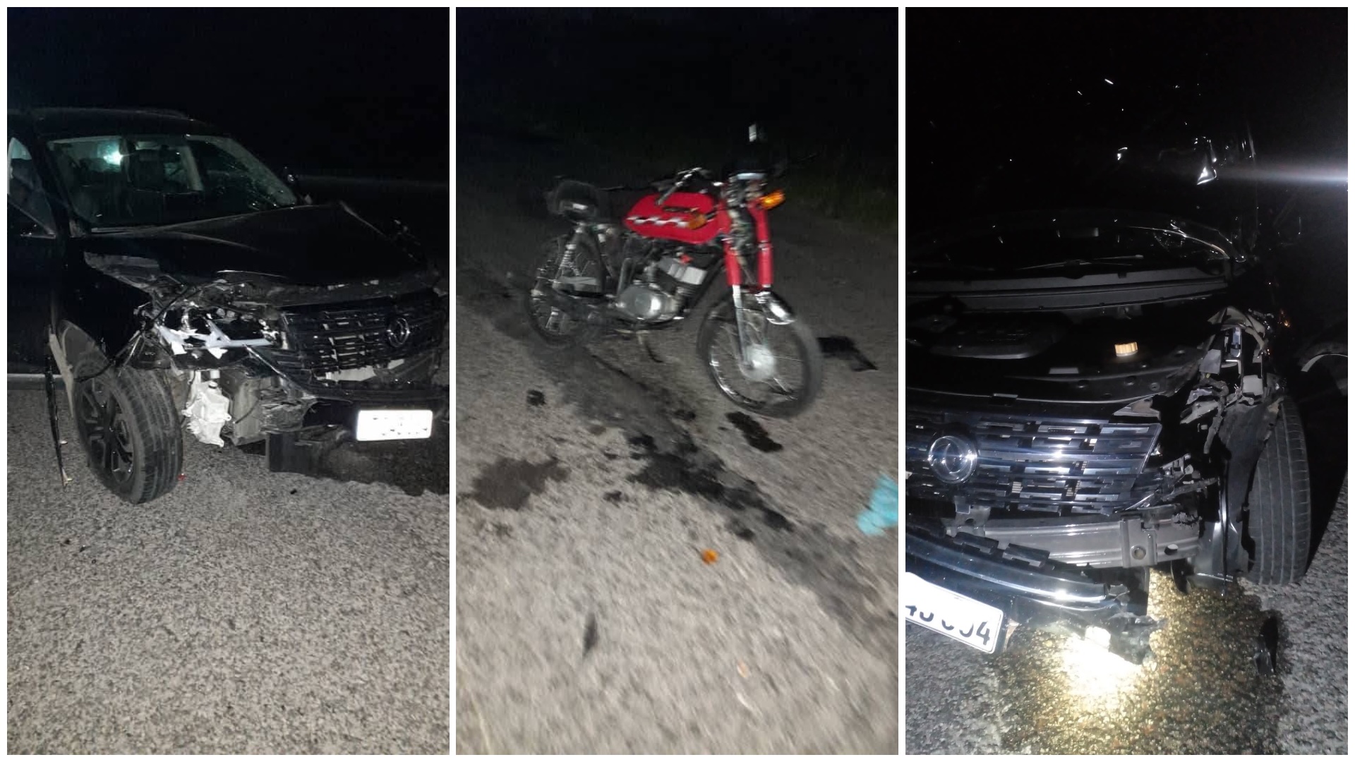 Colisión nocturna entre coche y moto en carretera.