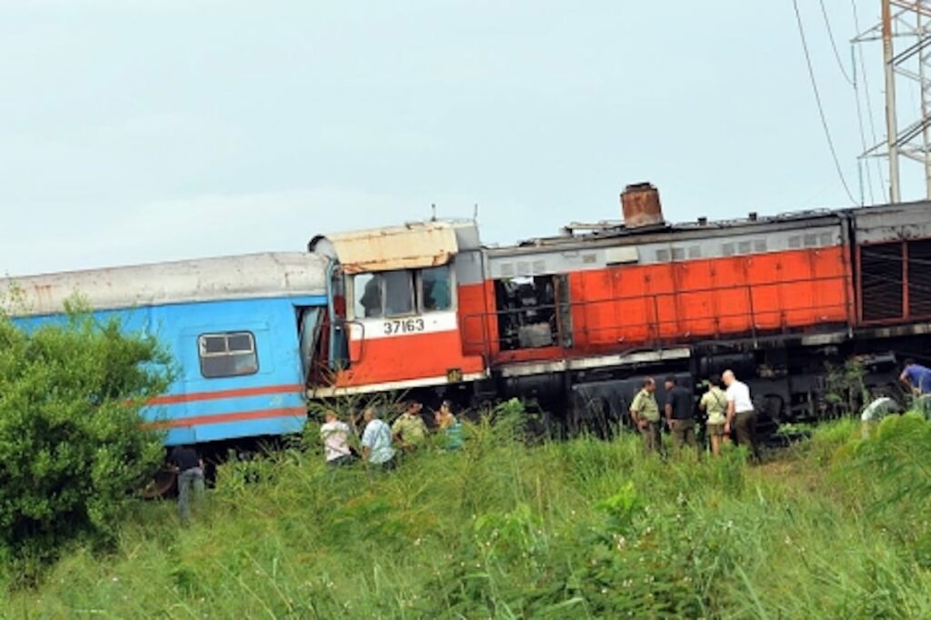 Colisión de trenes en zona rural