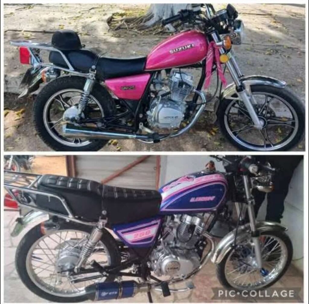 Dos motocicletas clásicas en colores rosa y azul en collage.