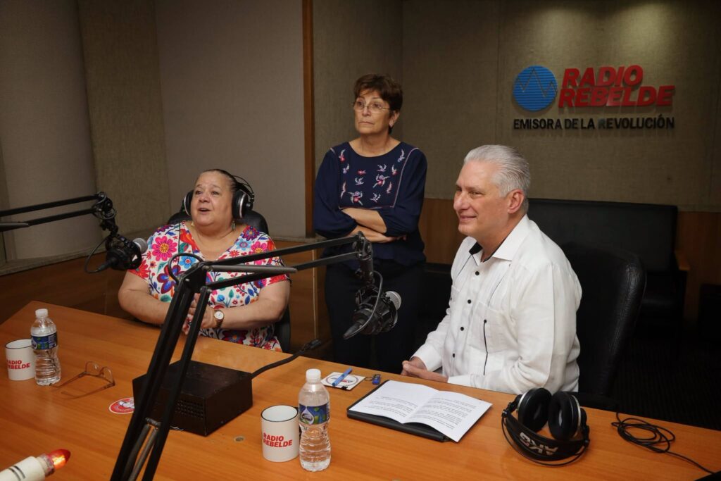 Miguel Díaz-Canel durante una entrevista en Radio Rebelde.