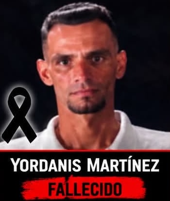 Retrato de Yordanis Martínez con un lazo negro de luto.