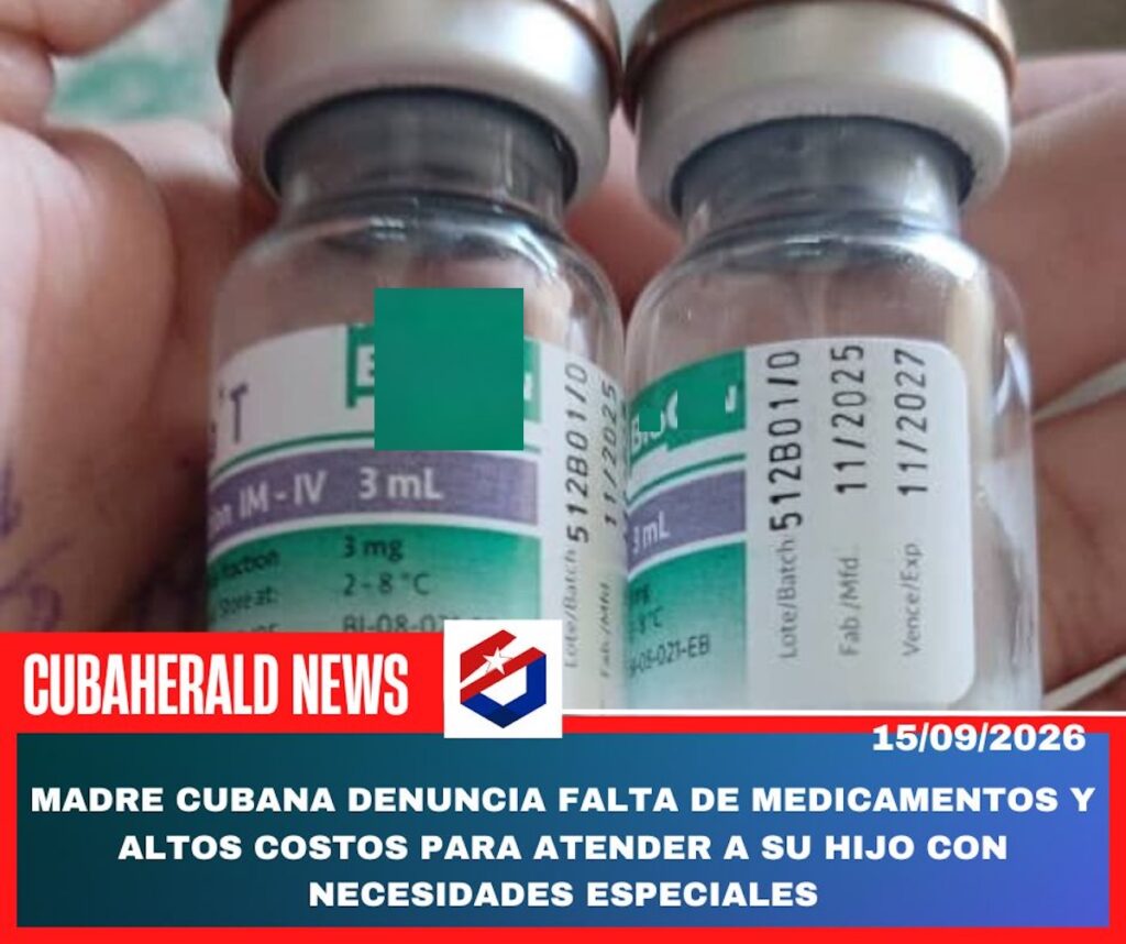 Primer plano de viales de medicina sobre una noticia cubana.